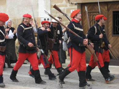 Desfile_tropas_carlistas